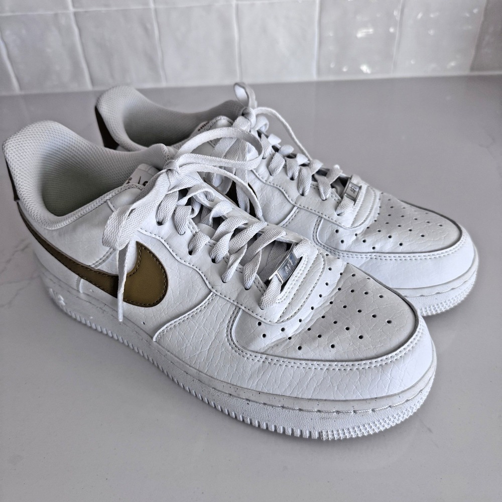 Nike Air Force 1 07 Sneakers Womens 9 White Bronzine Gold Low‎ Top Leather